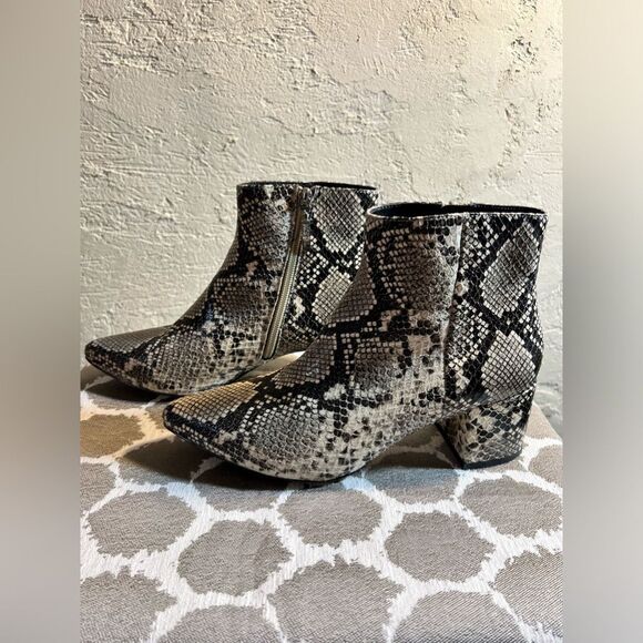 Michael by Michael Shannon Cardi skin boots, 8.5M, gorgeous condition, love them - Picture 2 of 9